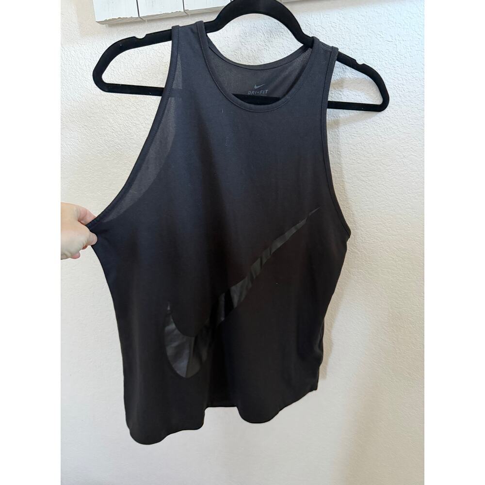 Nike swoosh black tank top sz M activewear lightweight workout gym activewear - Picture 2 of 9